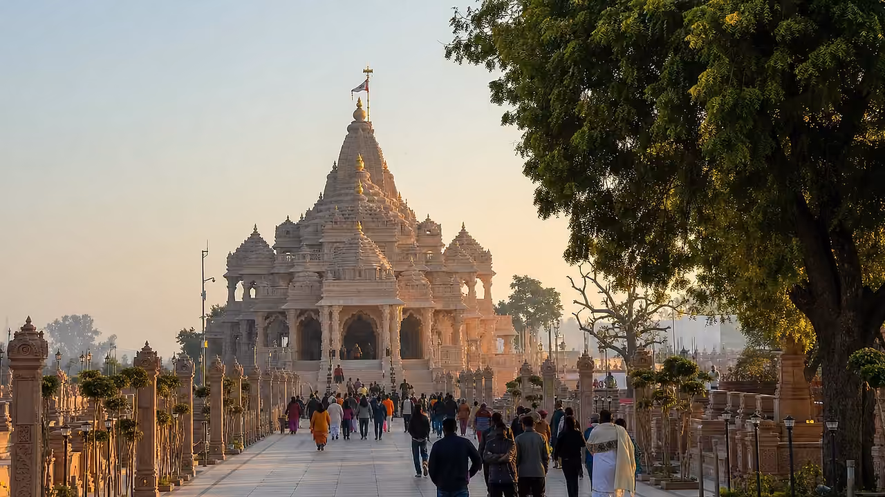 06 Days Ayodhya, Varanasi, Gaya Tour Package travel guide